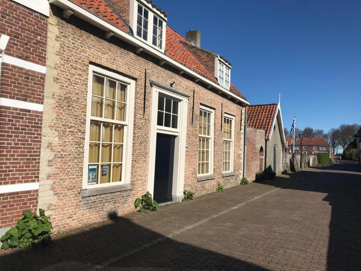 Tuinkamer In Monumentaal Pand Veere Exterior photo